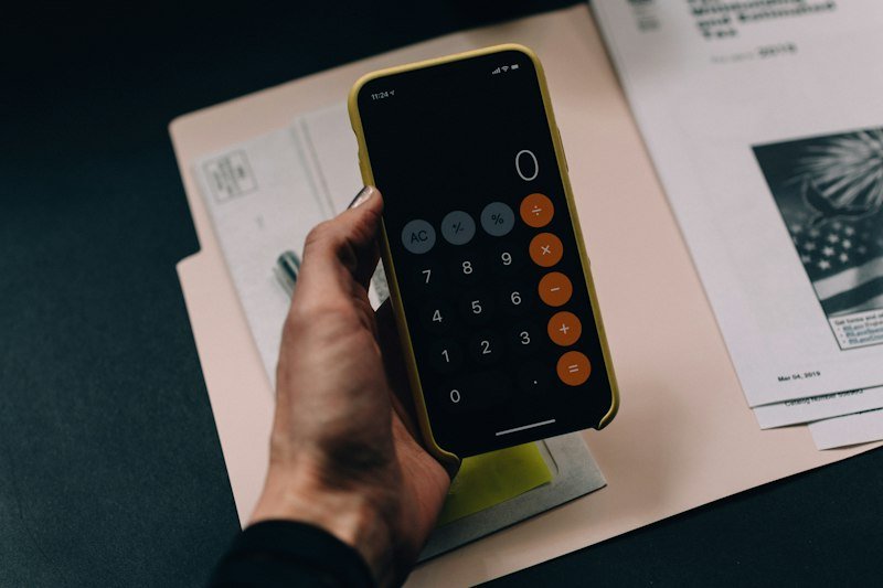 AI Expense Tracker: How AI Categorizes Your Spending Automatically